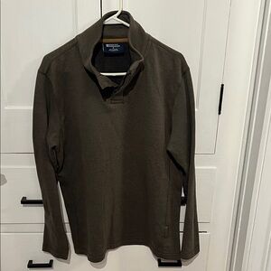 Men’s mountain warehouse fleece quarter button down.